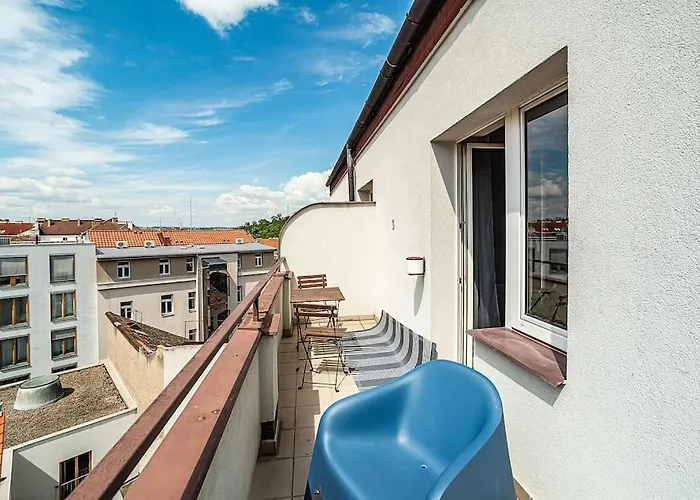 Cosy Studio With Terrace By Tram