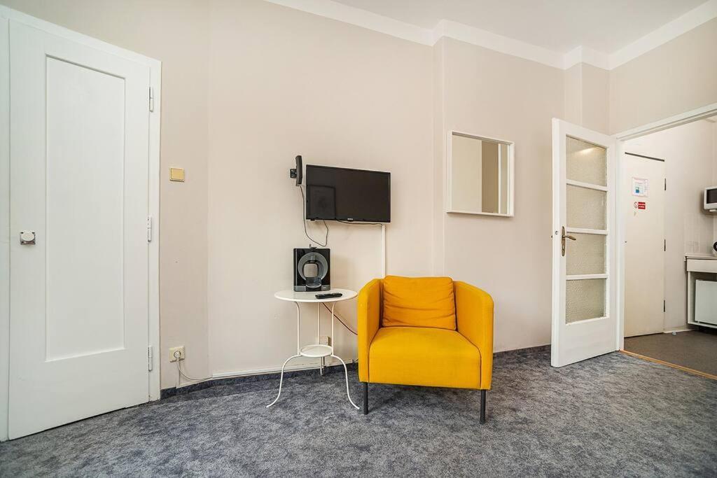 Cosy With Terrace By Tram Apartment