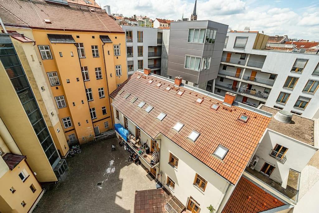Apartment Cosy With Terrace By Tram *